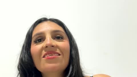 Snapshot of laura_1717 chatting on May 3, 2:50 am laura online show from May 3, 2:50 am