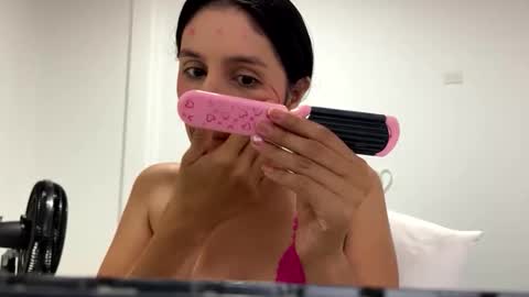 Snapshot of laura_1717 chatting on May 24, 7:13 am laura online show from May 24, 7:13 am