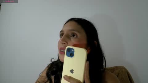 Snapshot of laura_1717 chatting on June 24, 4:00 am laura online show from June 24, 4:00 am