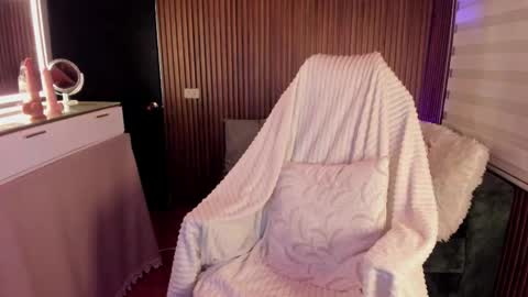 laura cruz online show from February 15, 4:31 am