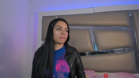 Snapshot of laura__js_ chatting on February 25, 8:09 pm laura__js_ online show from February 25, 8:09 pm