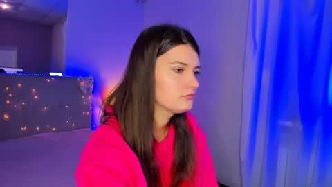 Snapshot of laura__leee chatting on April 30, 5:25 am Laura online show from April 30, 5:25 am
