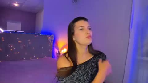 Snapshot of laura__leee chatting on July 14, 10:21 am Laura online show from July 14, 10:21 am