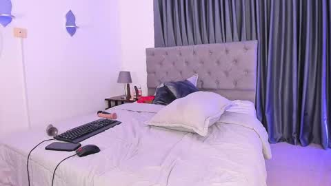   online show from March 3, 3:07 pm