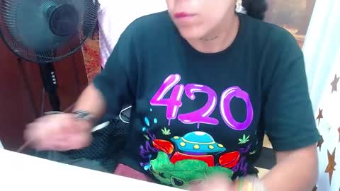  Laura Alejandra   online show from December 2, 7:05 pm