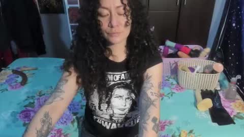  Wen  online show from February 4, 8:47 pm