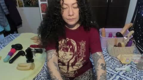  Wen  online show from February 24, 4:27 pm