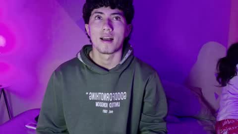 Snapshot of laura_and_kevin chatting on September 19, 2:07 pm laura_and_kevin online show from September 19, 2:07 pm