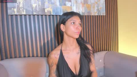 Laura online show from October 19, 1:12 pm