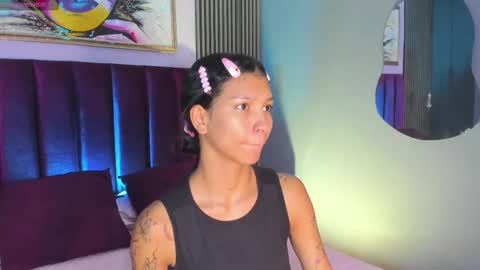 Laura online show from October 26, 12:33 pm