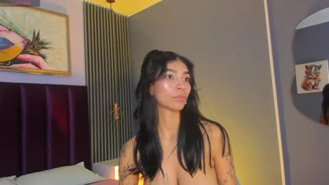 Laura online show from June 3, 2:33 pm