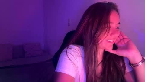 laura online show from March 30, 3:18 am