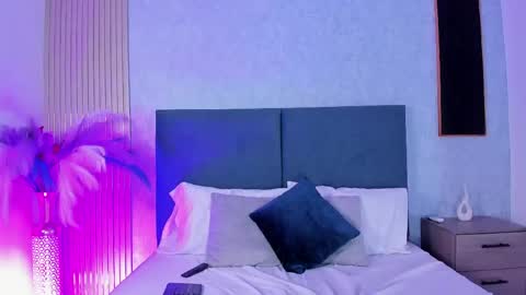 Snapshot of laura_ivy chatting on April 21, 1:17 pm LauraIvy online show from April 21, 1:17 pm