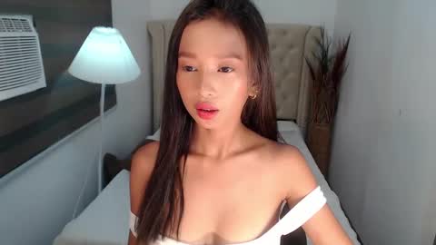 Snapshot of laura_leighxx chatting on March 11, 1:59 am Laura leighxx online show from March 11, 1:59 am