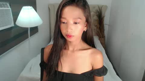 Snapshot of laura_leighxx chatting on March 12, 3:13 am Laura leighxx online show from March 12, 3:13 am