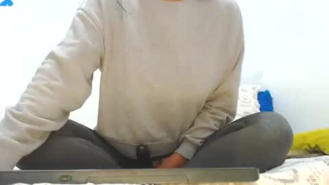 Snapshot of laura_lovingxxx chatting on June 8, 9:04 pm laura lovingxxx online show from June 8, 9:04 pm
