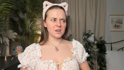 Snapshot of laura_mutti chatting on May 15, 4:03 pm Samantha online show from May 15, 4:03 pm
