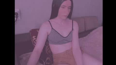 Snapshot of laura_night_byte chatting on June 12, 5:50 am laura_night_byte online show from June 12, 5:50 am