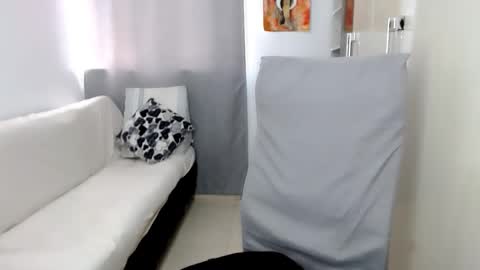 Laura online show from September 21, 8:10 pm