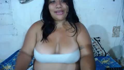 laura_sofia23 online show from April 1, 3:40 am
