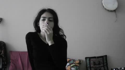 Snapshot of lauradotada chatting on May 17, 6:37 pm Laura online show from May 17, 6:37 pm