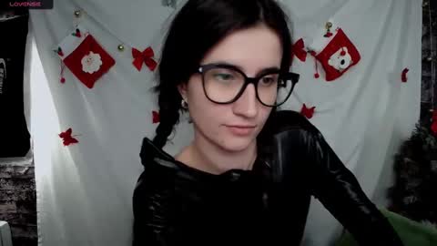 Laura online show from January 7, 1:24 pm