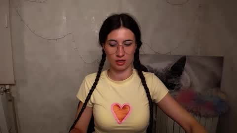 Snapshot of lauradre_ chatting on May 26, 7:37 am Laura online show from May 26, 7:37 am