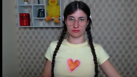Snapshot of lauradre_ chatting on June 2, 6:15 am Laura online show from June 2, 6:15 am