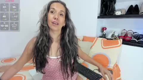Snapshot of laurafarrely chatting on July 22, 2:58 am Laura online show from July 22, 2:58 am