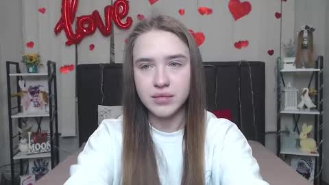 Snapshot of laurahlot chatting on February 9, 6:56 pm LauraHlot online show from February 9, 6:56 pm