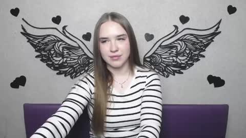 Snapshot of laurahlot chatting on April 18, 6:01 pm LauraHlot online show from April 18, 6:01 pm