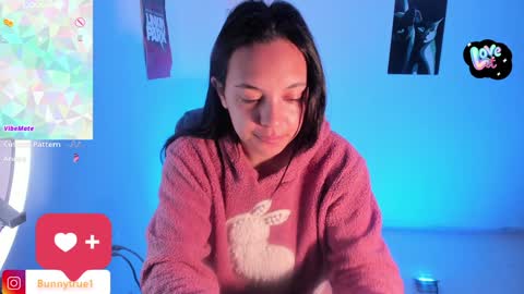 lauraohana online show from February 8, 8:42 am