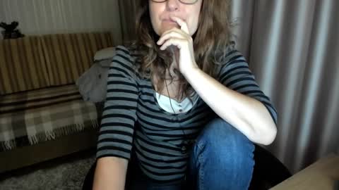 Lauraoven1 online show from January 19, 7:23 am