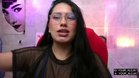 Snapshot of lauraruiz1 chatting on May 13, 4:54 am Aleja online show from May 13, 4:54 am