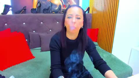 Snapshot of laurasinfull chatting on May 2, 3:55 am Laura online show from May 2, 3:55 am