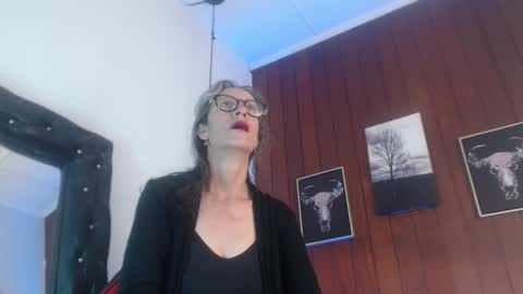 Snapshot of laurasofia45 chatting on February 18, 1:40 pm Laura Sofia online show from February 18, 1:40 pm