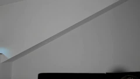 Laura Lara Sommer online show from April 4, 4:15 pm