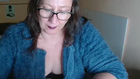 Snapshot of laureanne50 chatting on December 3, 3:33 pm laureanne online show from December 3, 3:33 pm