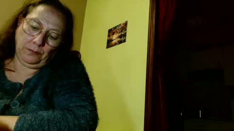 Snapshot of laureanne50 chatting on December 3, 9:23 pm laureanne online show from December 3, 9:23 pm