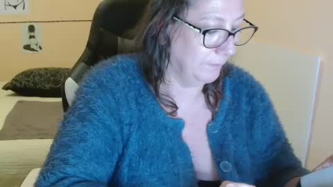 Snapshot of laureanne50 chatting on December 4, 4:49 pm laureanne online show from December 4, 4:49 pm