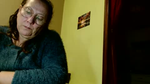 Snapshot of laureanne50 chatting on December 9, 8:01 pm laureanne online show from December 9, 8:01 pm