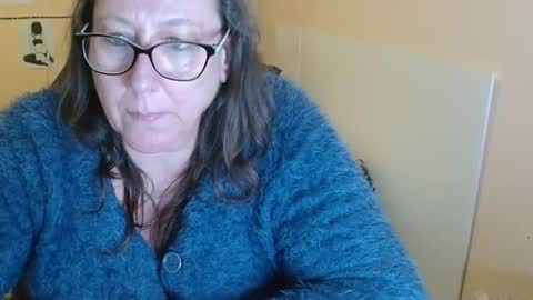 Snapshot of laureanne50 chatting on December 10, 4:06 pm laureanne online show from December 10, 4:06 pm