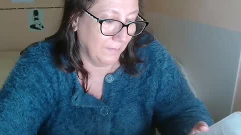 Snapshot of laureanne50 chatting on December 11, 8:26 am laureanne online show from December 11, 8:26 am