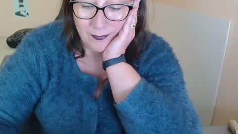 Snapshot of laureanne50 chatting on December 11, 1:49 pm laureanne online show from December 11, 1:49 pm