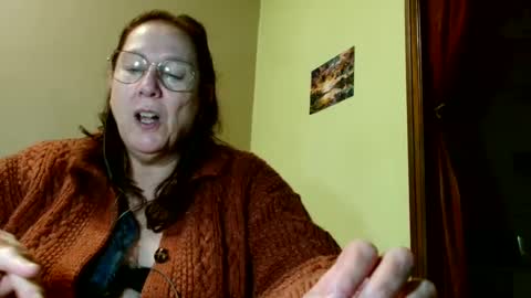 Snapshot of laureanne50 chatting on December 19, 8:44 pm laureanne online show from December 19, 8:44 pm