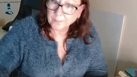 Snapshot of laureanne50 chatting on December 22, 2:49 pm laureanne online show from December 22, 2:49 pm