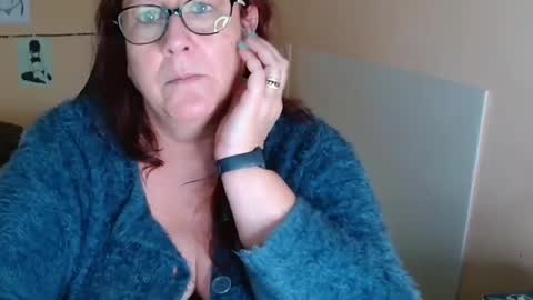 Snapshot of laureanne50 chatting on December 23, 2:50 pm laureanne online show from December 23, 2:50 pm