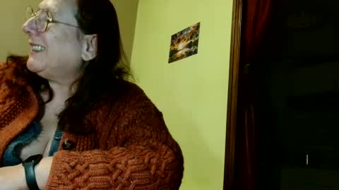 Snapshot of laureanne50 chatting on January 15, 9:20 pm laureanne online show from January 15, 9:20 pm