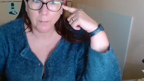 Snapshot of laureanne50 chatting on January 19, 10:06 am laureanne online show from January 19, 10:06 am