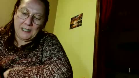 Snapshot of laureanne50 chatting on February 18, 10:03 pm laureanne online show from February 18, 10:03 pm